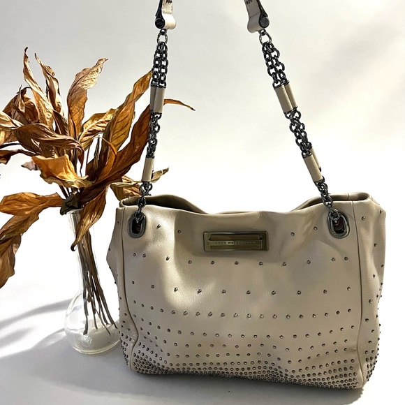 🌈@anyahindmarch - Picture 2 of 8